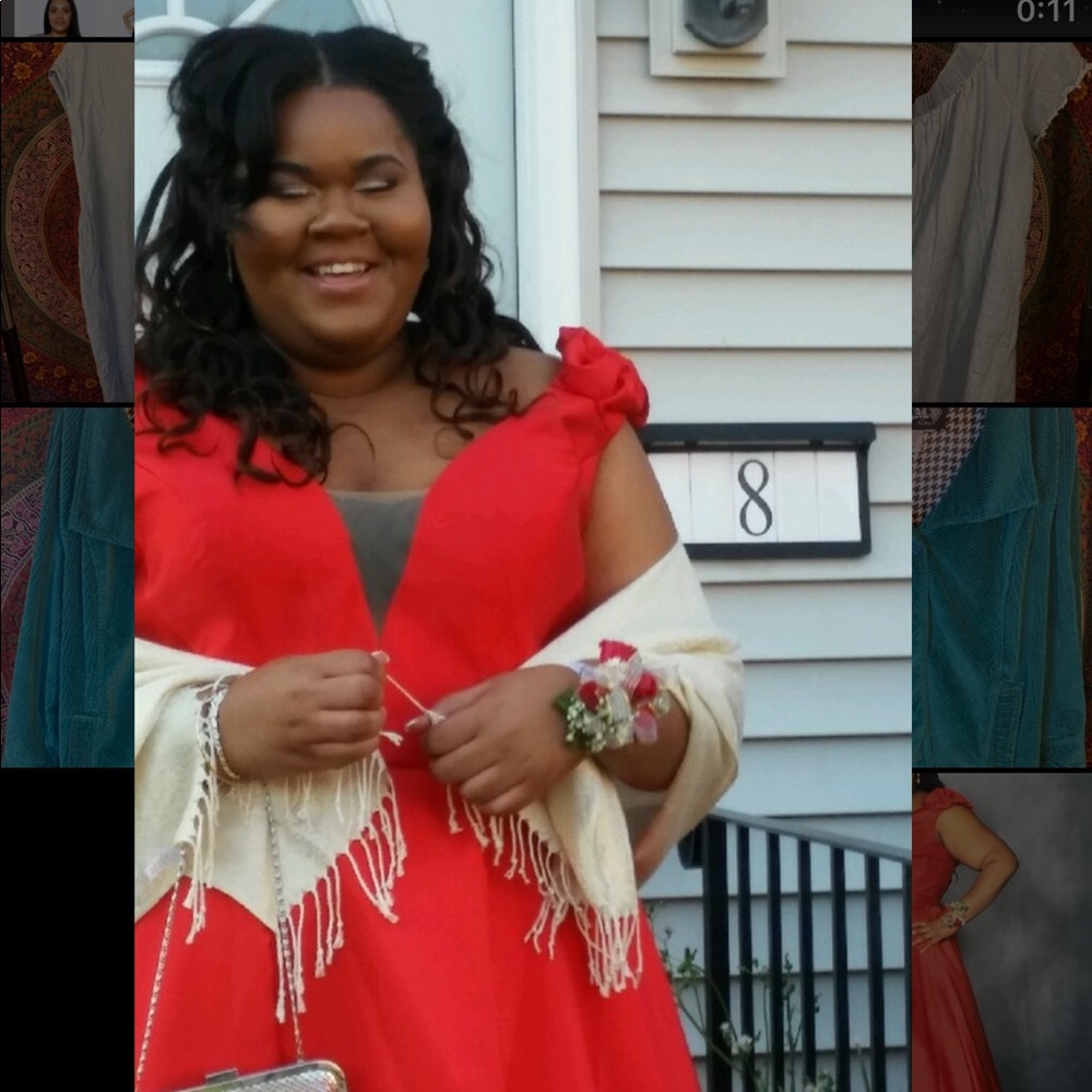 Prom dress - Picture 2 of 2